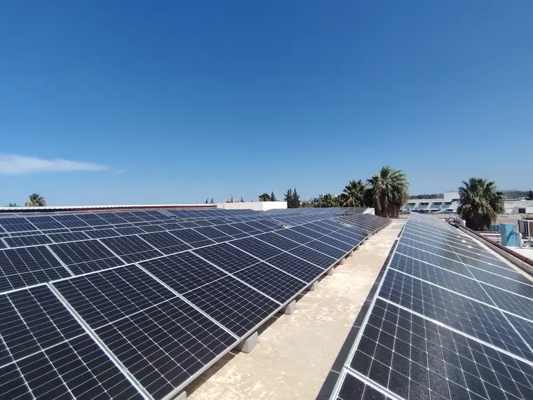 Centrale photovoltaïque Médicale Gaze — Sidi Rezig, 216 kWc